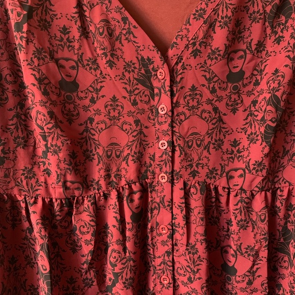 NWT Torrid Disney Villains Burgundy Chiffon Shirtdress Dress, size 4X - Picture 5 of 11